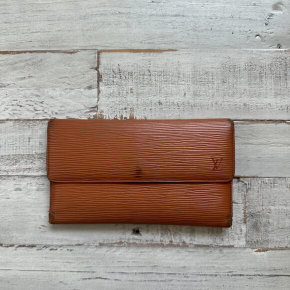 AUTHENTIC LOUIS VUITTON BROWN EPI LONG WALLET - Picture 1 of 4